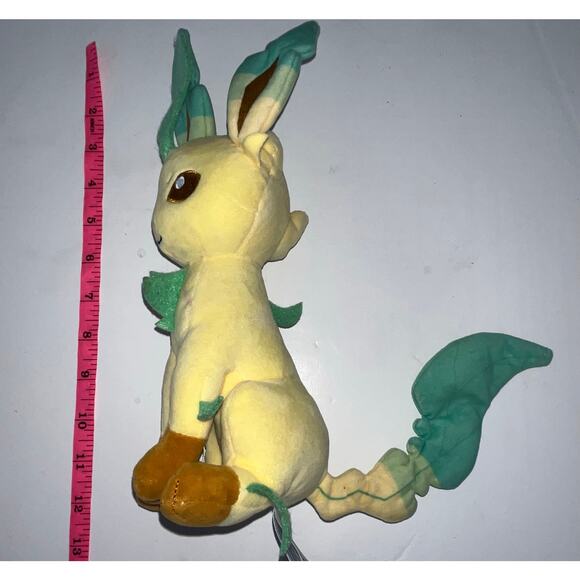 Tomy Pokemon Leafeon 13” Plush Toy Stuffed Animal Eevee Evolution Yellow - Picture 2 of 2